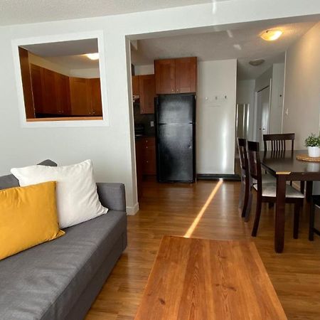 Cozy 2-Bedroom Condo Near Downtown, With Laundry, Parking, Balcony YYC Eksteriør billede